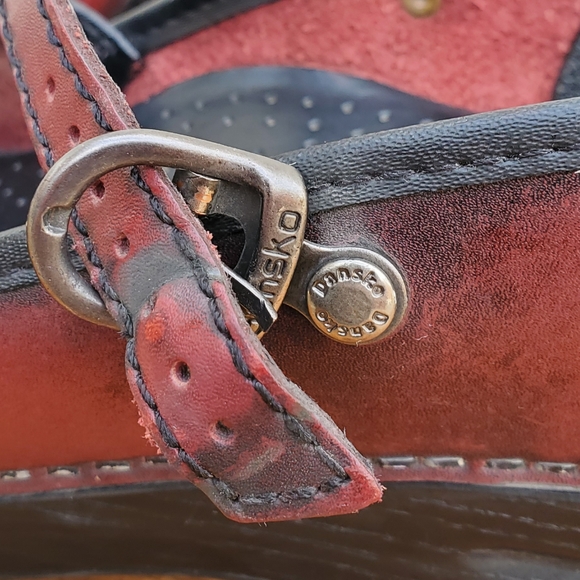 Dansko Size 38 red maroon strap clog buckle good used condition - Picture 8 of 8
